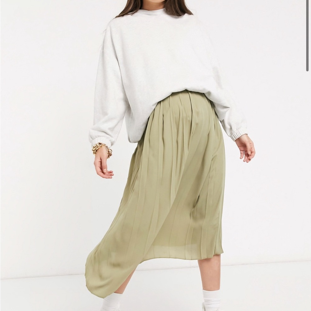 ASOS DESIGN Maternity wide pleat midi skirt in in khaki